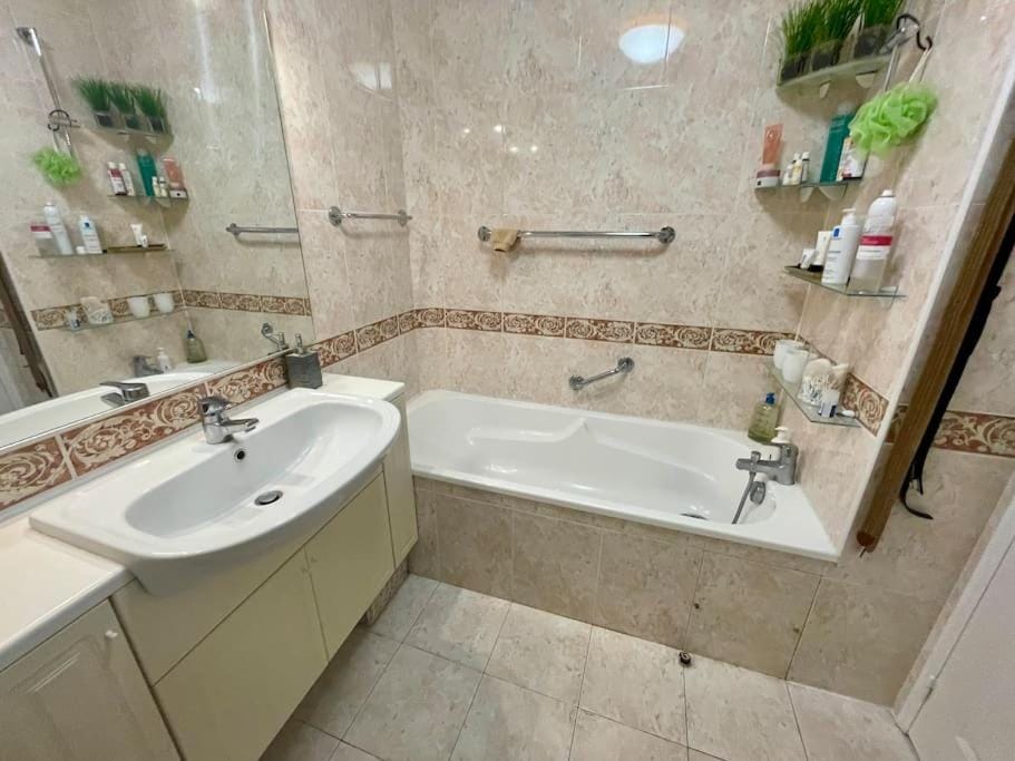 Le Victoria Beach, beau T2 à 1 minute des plages Apartment in Menton