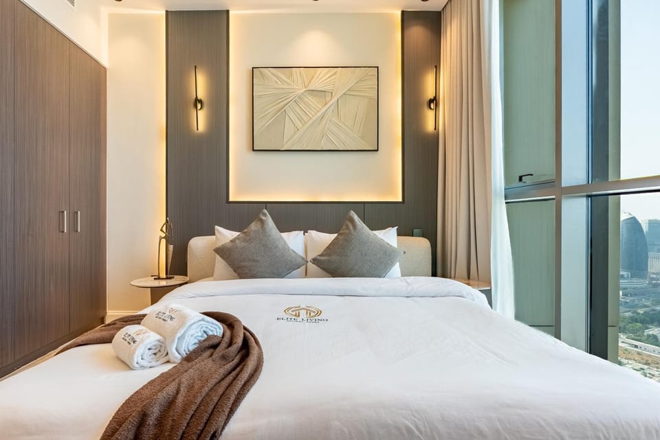 Bed, Bedroom, towels, wardrobe