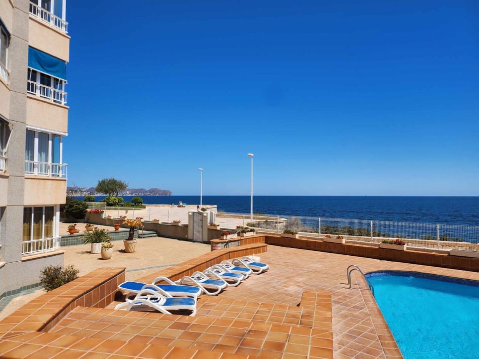 View (from property/room), Pool view, Sea view, Swimming pool, sunbed