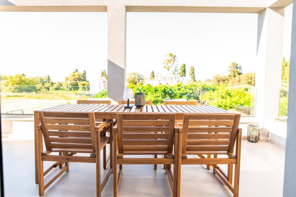 Day, Garden, View (from property/room), Living room, Dining area
