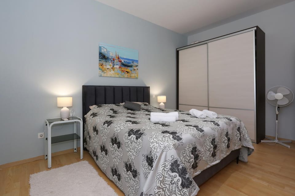 Bed, Bedroom, wardrobe
