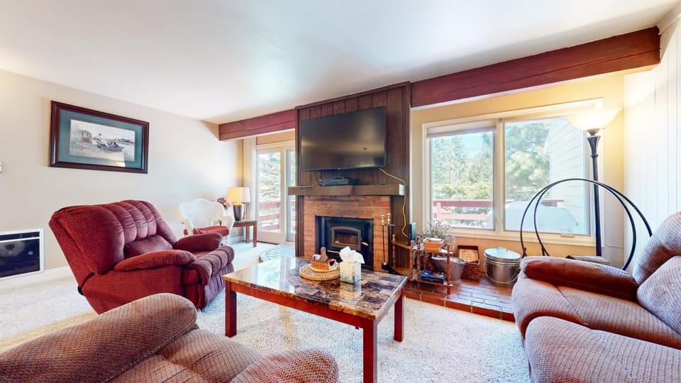 Lakeview Villas #27 condo Apartment in Mammoth Lakes