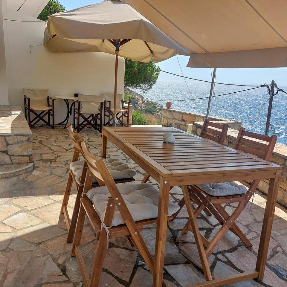 Captain's View Guesthouse House in Icaria