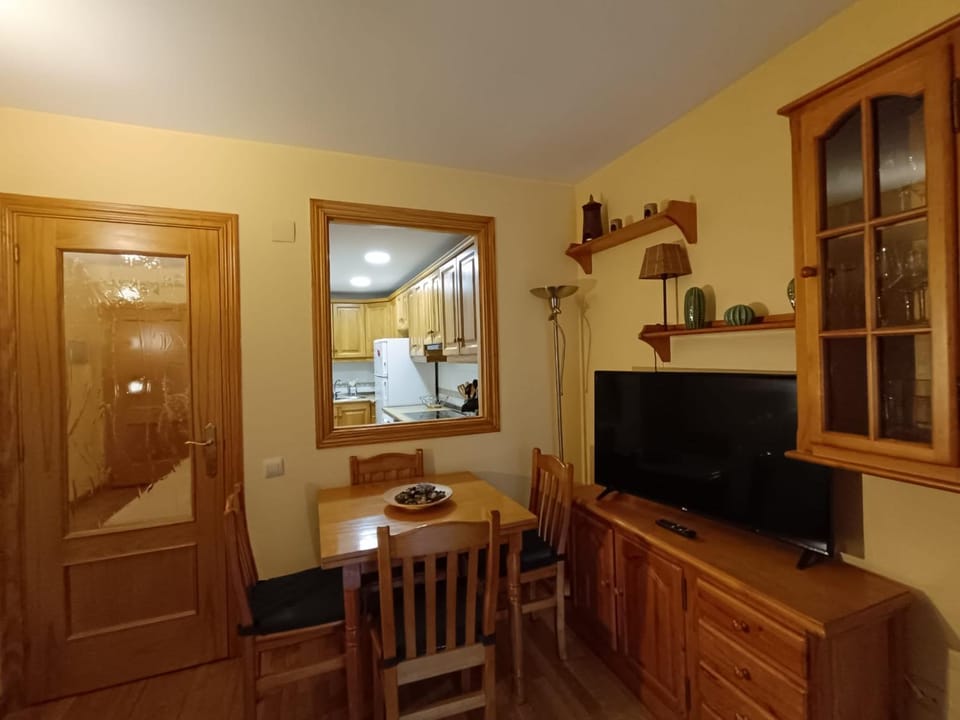 TV and multimedia, Kitchen or kitchenette, Dining area