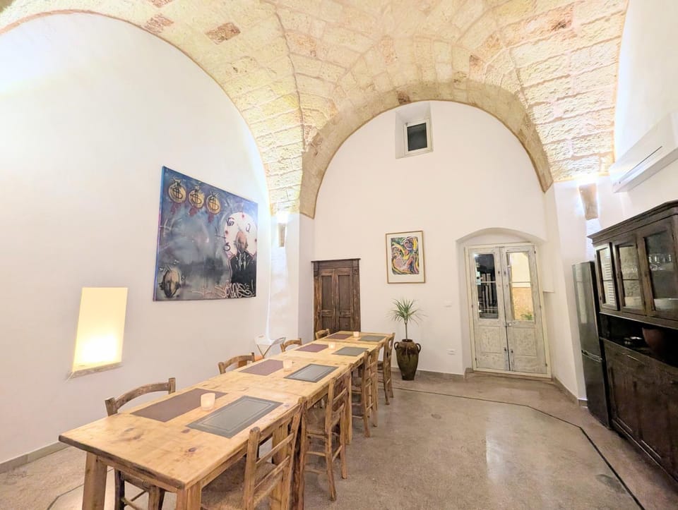 Boutique Heritage Stay with Pool - The Art of Leo House in Apulia