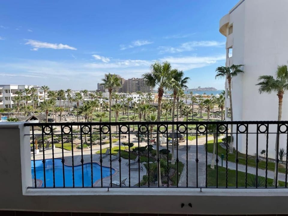 Casa Blanca D302 Pet Friendly Ocean View Get-a-Way House in State of Baja California