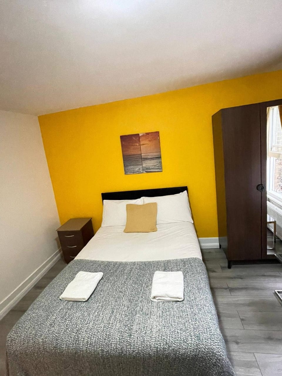 Studio Sleeps 2 with Internet Access Apartment in City of Westminster