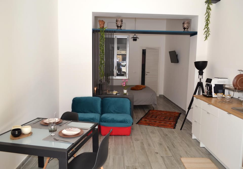 Kitchen or kitchenette, Living room, Dining area