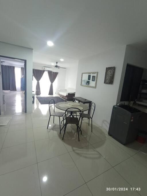 3R Guest House Manhattan Condominium Apartment in Ipoh