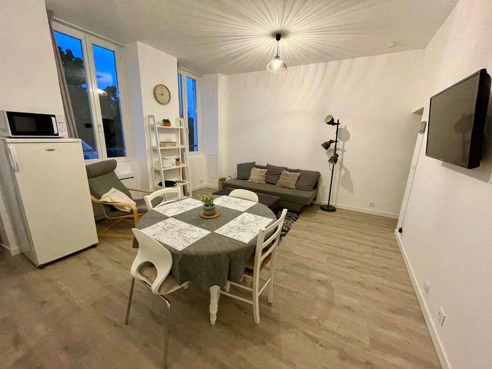 Living room, Dining area