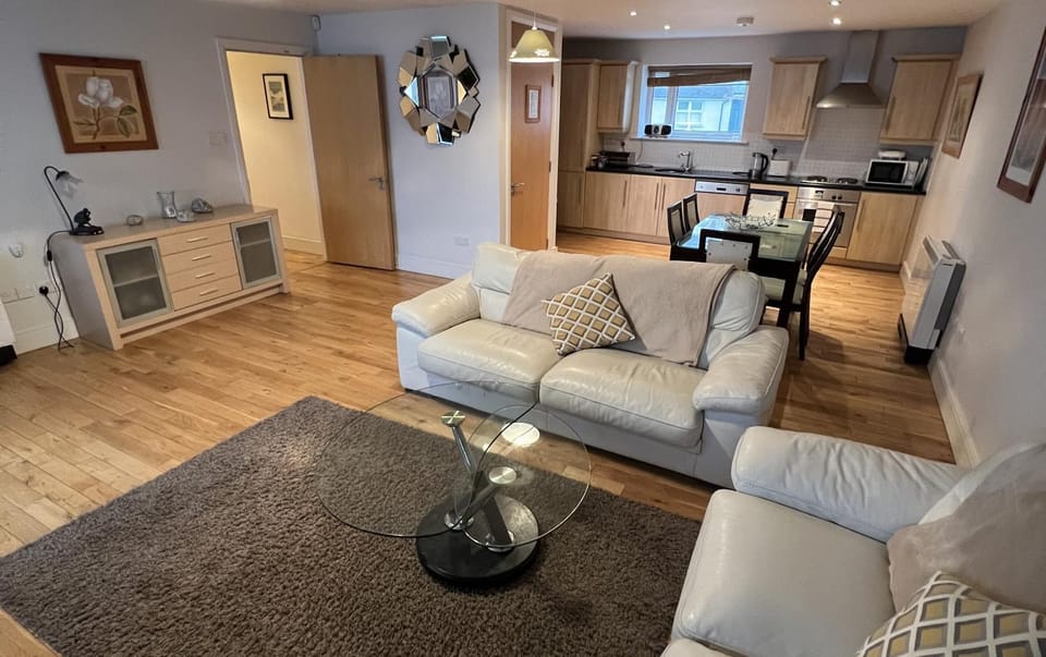 Kitchen or kitchenette, Living room, Dining area