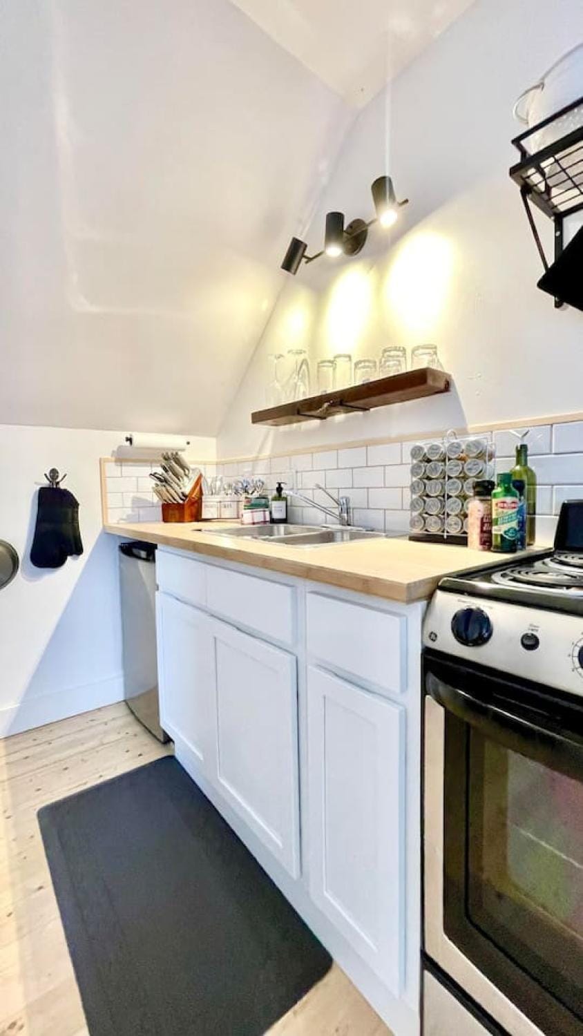 Fin's Studio, Fundy Park Apartment in New Brunswick
