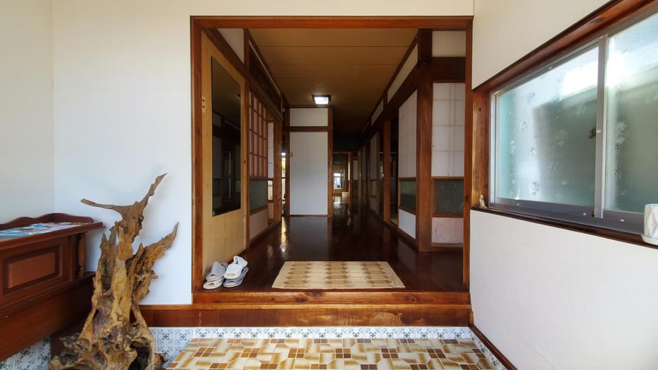 一棟貸し 喜瀬しーばなゲストハウス -Traditional House Rent- Hostel in Japan