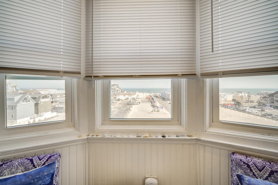 Ocean City Hideaway: Walk to Boardwalk & Beach! Apartment in Ocean City