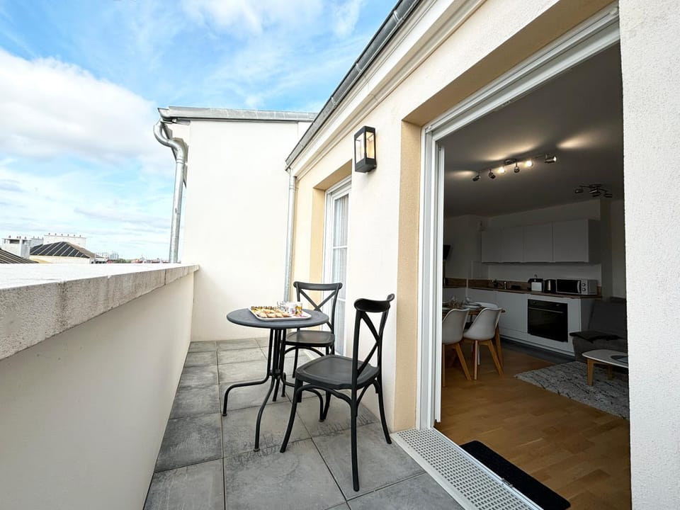 Patio, Day, View (from property/room), Balcony/Terrace