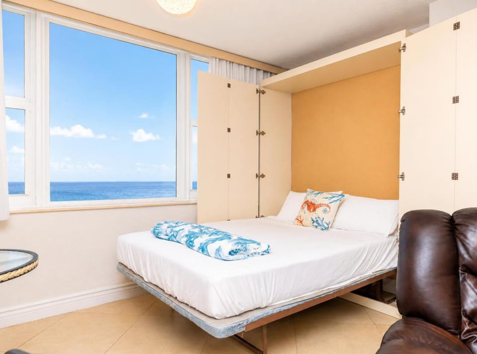 Bed, Living room, Bedroom