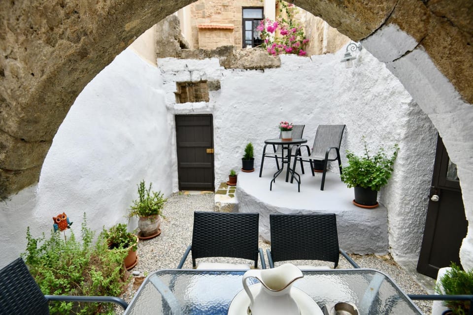PENELOPE garden house old town Apartment in Rhodes