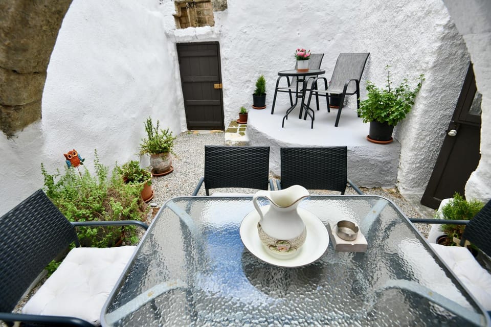 PENELOPE garden house old town Apartment in Rhodes