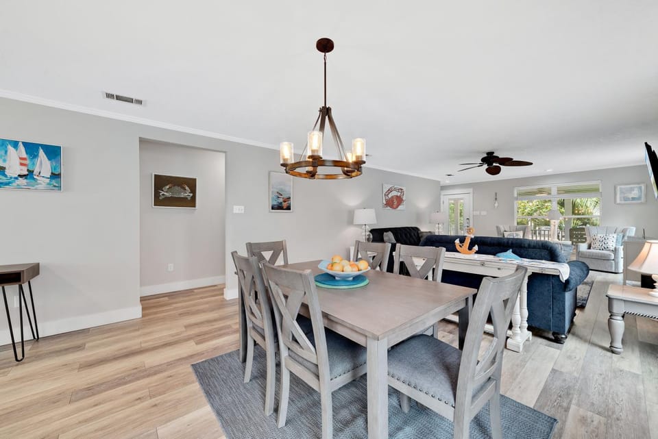 Bear Point Cottage House in Ono Island