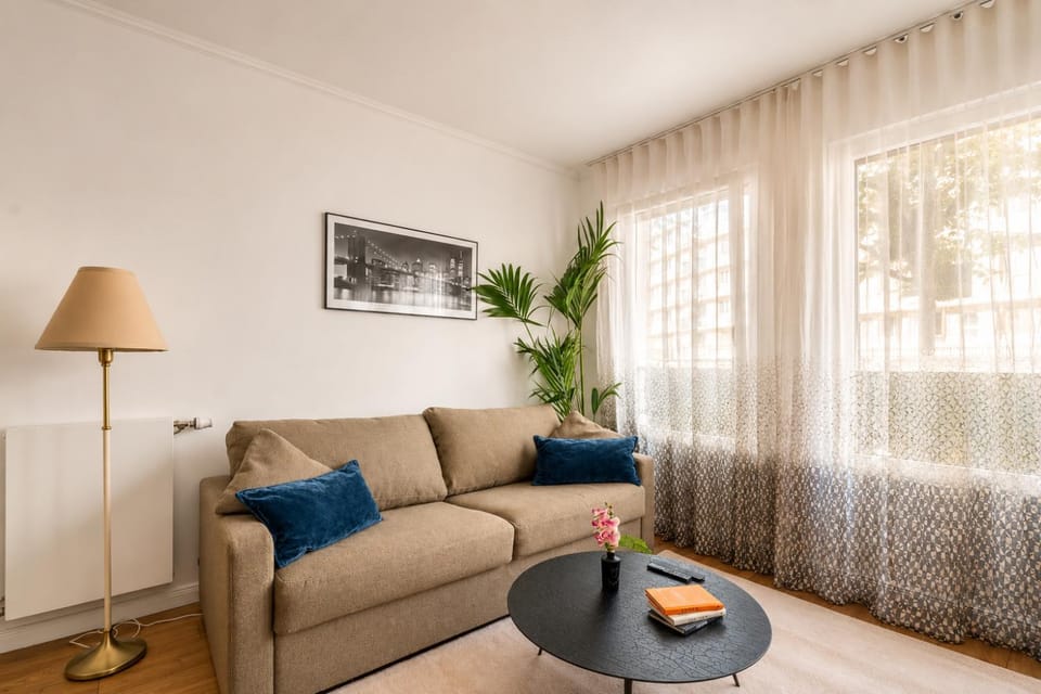 Bed, Bird's eye view, TV and multimedia, View (from property/room), Living room, Photo of the whole room, internet, storage
