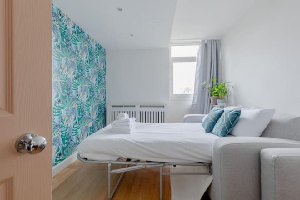 Scandi-Style 2BD Maisonette wGarden Brick Lane! Apartment in London Borough of Hackney