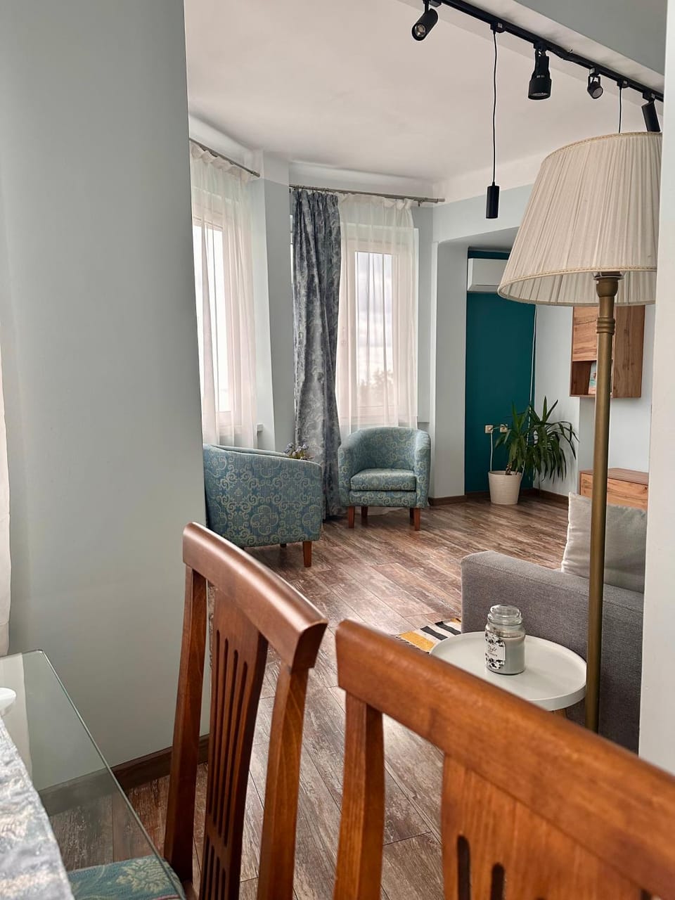 Living room, Seating area, Dining area