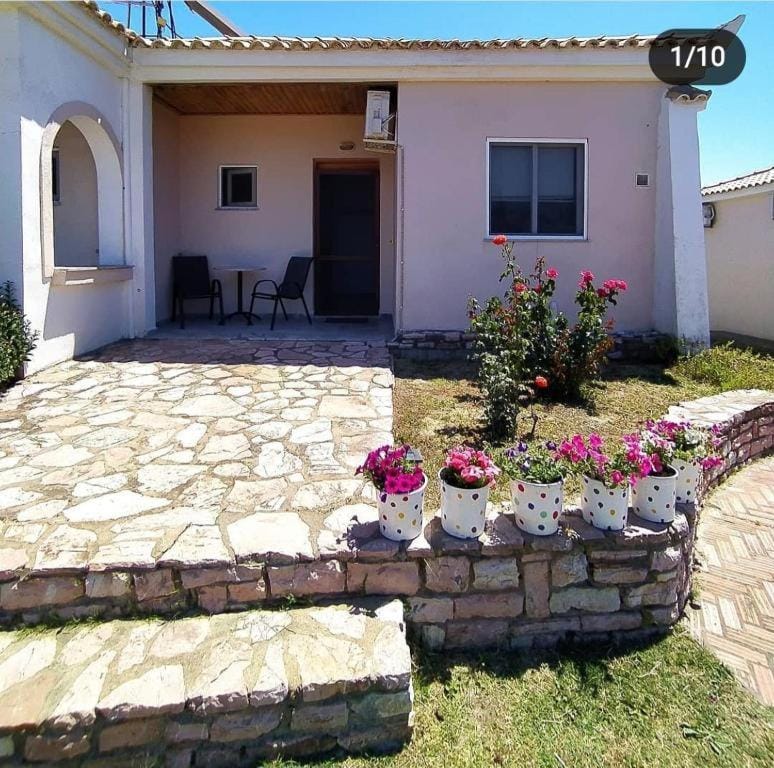 Property building, Patio, Garden, Garden view
