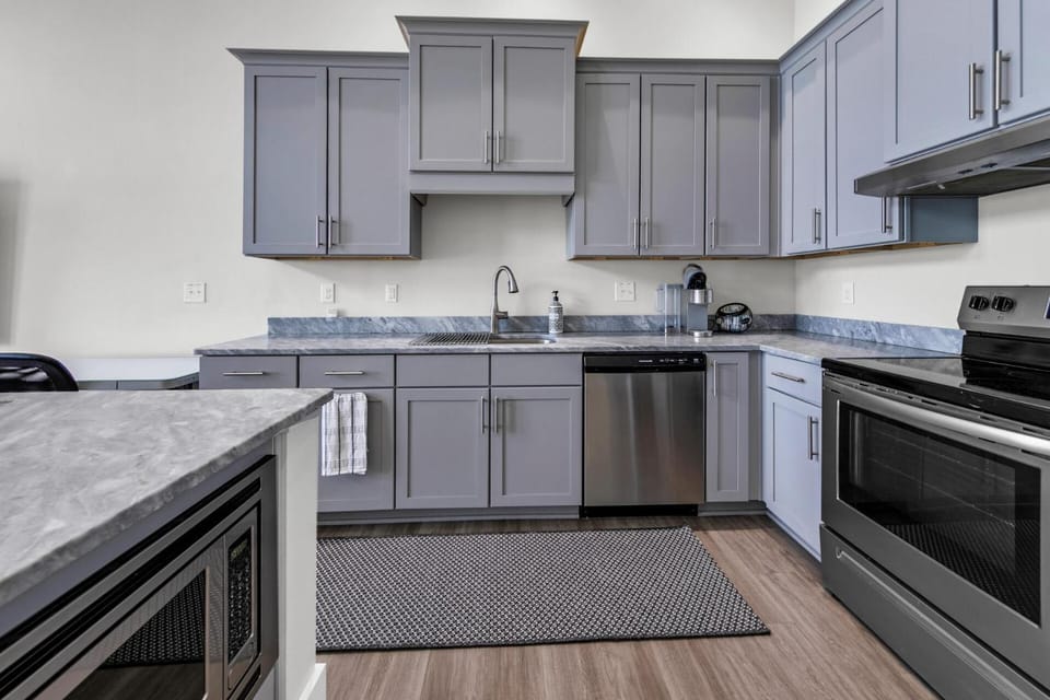 Completely Coastal Spacious townhome with Harbor views a Dock and community Pool House in Okaloosa Island