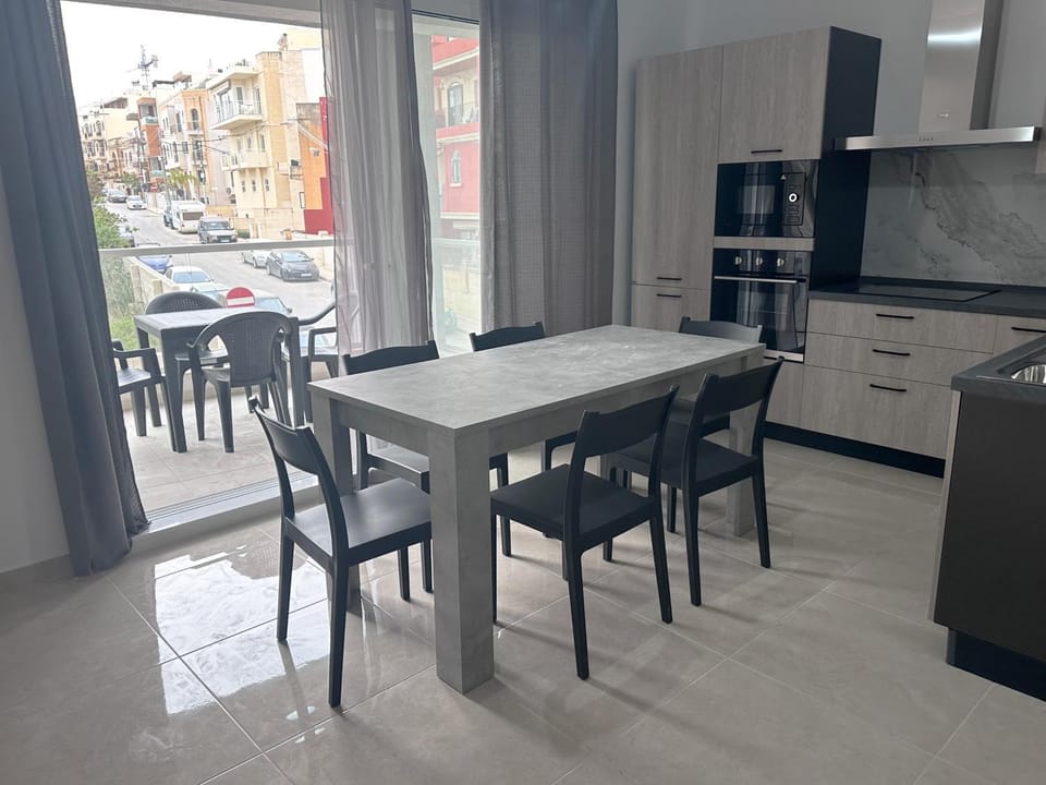 AP Central Swieqi Apartment in Malta