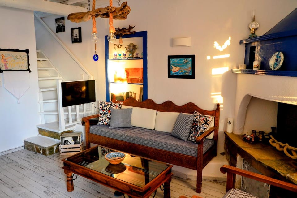 TV and multimedia, Living room, Seating area, flat iron