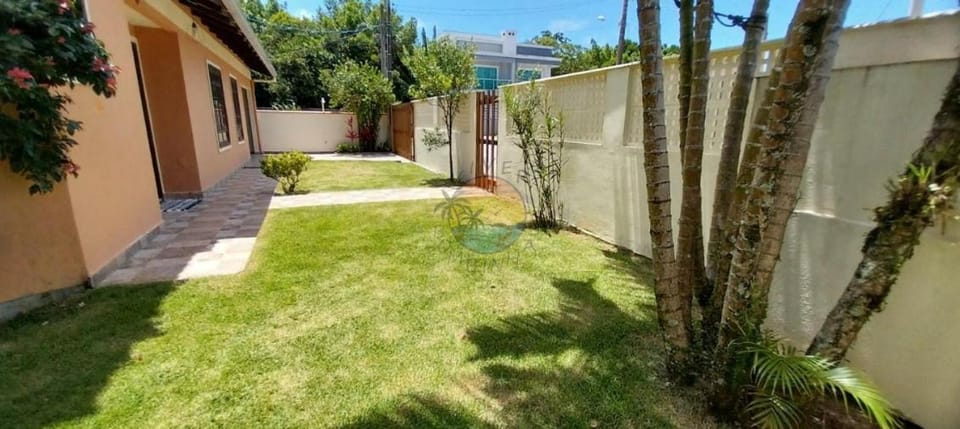 Casa no centro da praia de Mariscal perto do mercado e comércio em geral House in Bombinhas