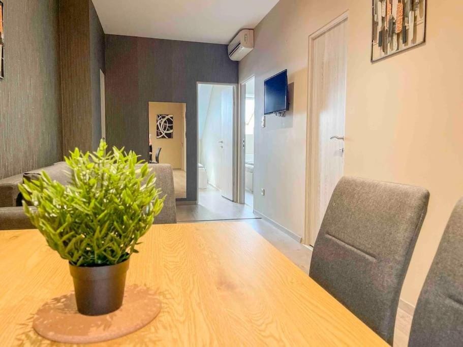 I77 Spacious Modern 3bedroom Apartment in Budapest