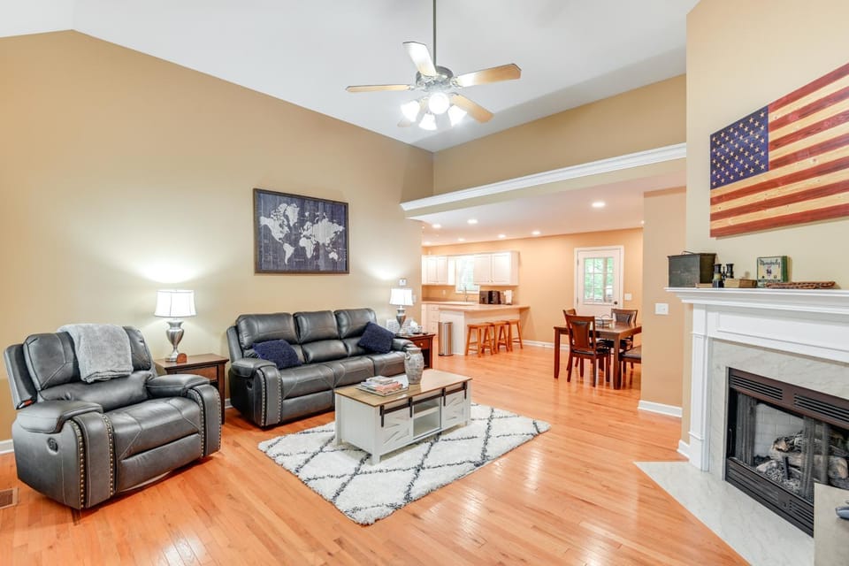 Cozy Hermitage Home w/ Deck: 11 Mi to Nashville! House in Hermitage