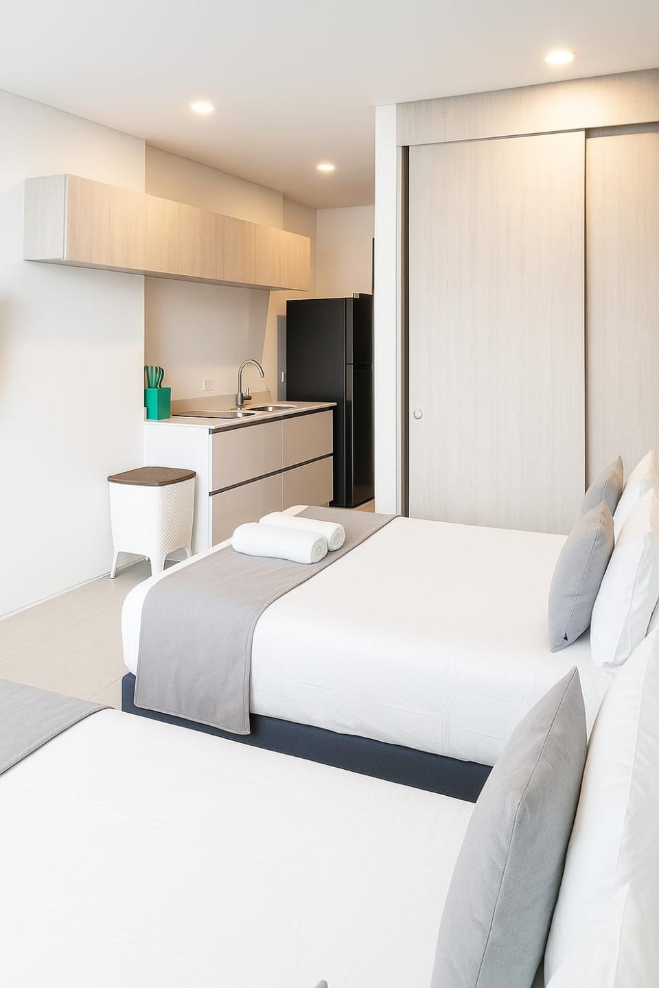 Bed, Kitchen or kitchenette, Bedroom