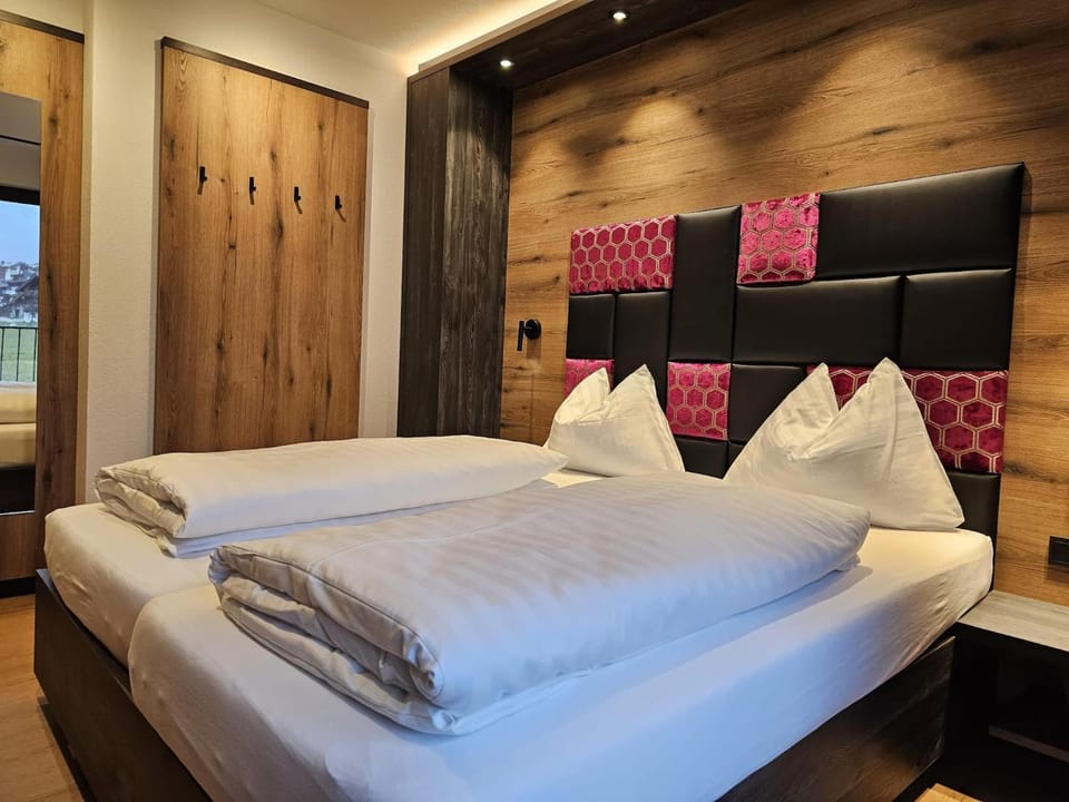 Game Room, Bedroom