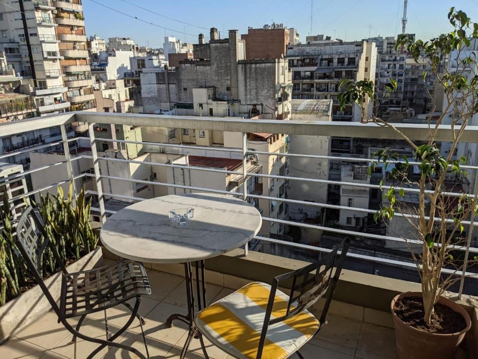 Luminoso y excelente depto en lo mejor de Recoleta Apartment in Buenos Aires