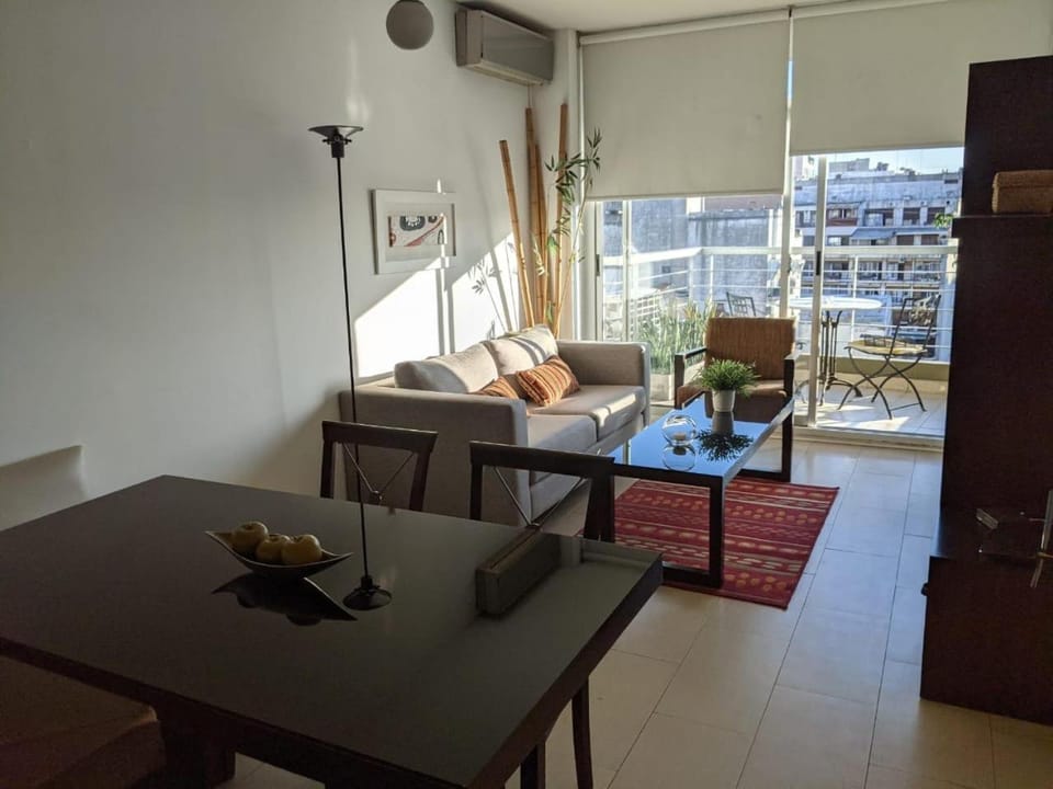 Luminoso y excelente depto en lo mejor de Recoleta Apartment in Buenos Aires