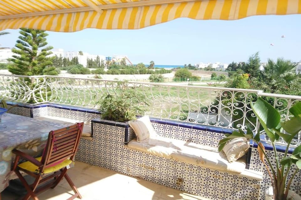 Maison pied dans l'eau à résidence Jinène Hammamet Apartment in Sousse Governorate, Tunisia