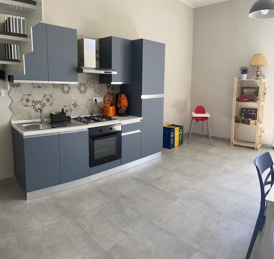 Kitchen or kitchenette, pet friendly, stove