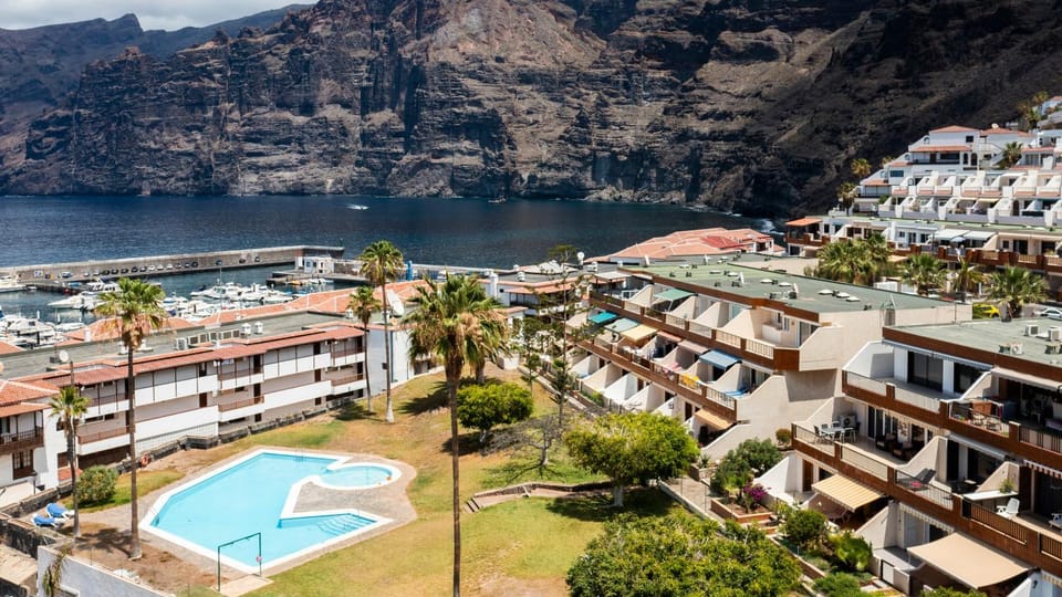 Property building, Nearby landmark, Spring, Day, Natural landscape, Bird's eye view, Floor plan, Mountain view, Pool view, Sea view, Swimming pool