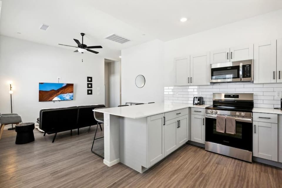 Radiance Reverie Home in Casa Grande with Pool,BBQ Apartment in Casa Grande