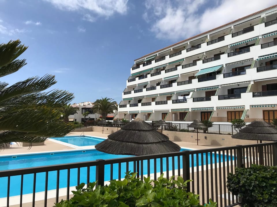Ocean View Apartment Tenerife & Parking WiFi Apartment in Costa del Silencio