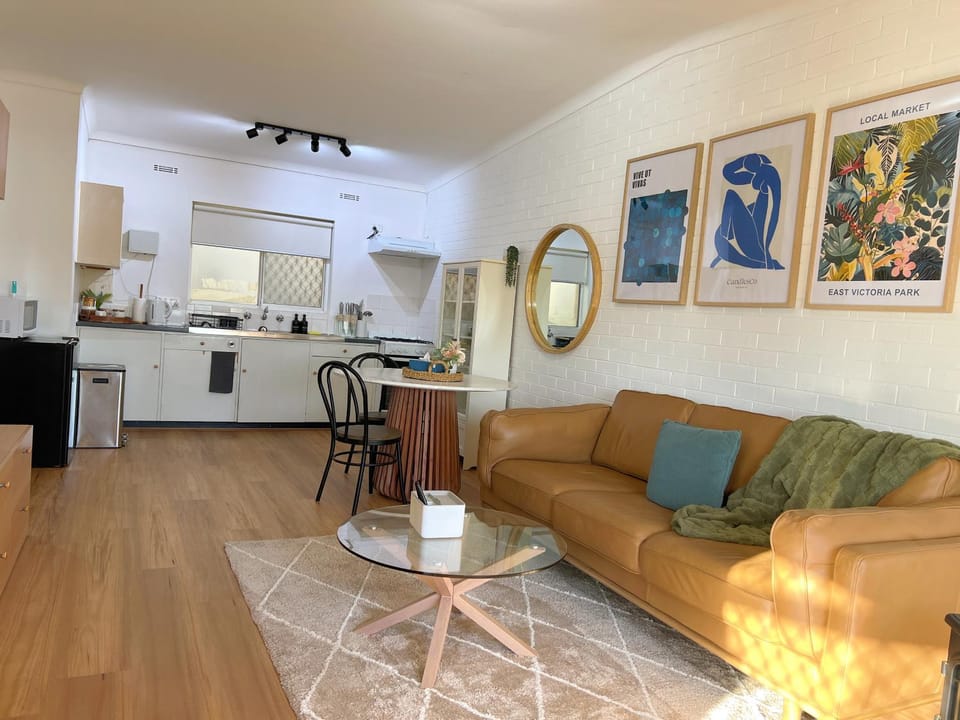 Humble & Cosy, in the Heart of East Vic Park Apartment in Perth