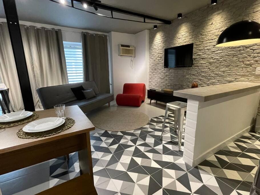 TV and multimedia, Living room, Seating area, Dining area