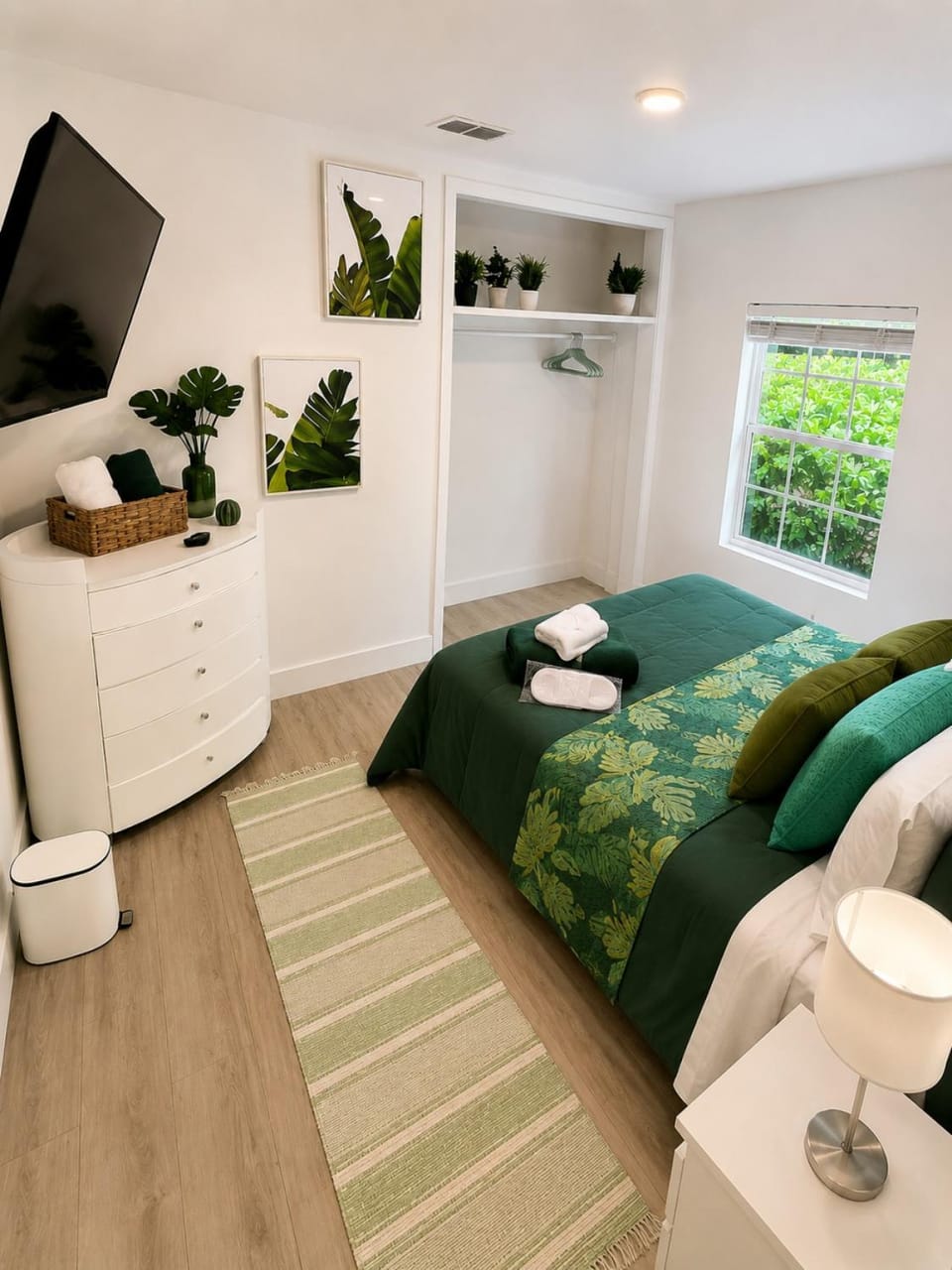 Deluxe Room in best location Miami in a 2 Bedrooms Unit - Parking, Laundry and Luggage Storage Bed and Breakfast in Miami