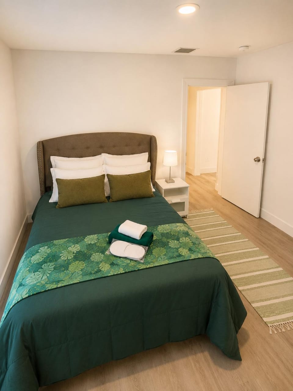 Deluxe Room in best location Miami in a 2 Bedrooms Unit - Parking, Laundry and Luggage Storage Bed and Breakfast in Miami