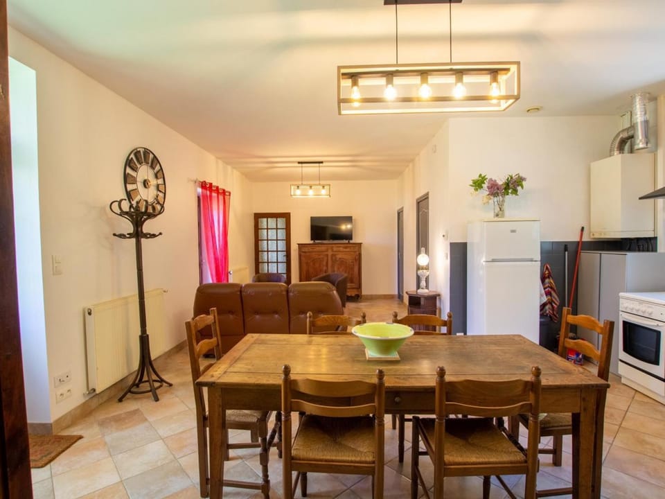 Gîte champêtre à Saint-Chamassy, WiFi, animaux admis - FR-1-616-374 House in Occitanie