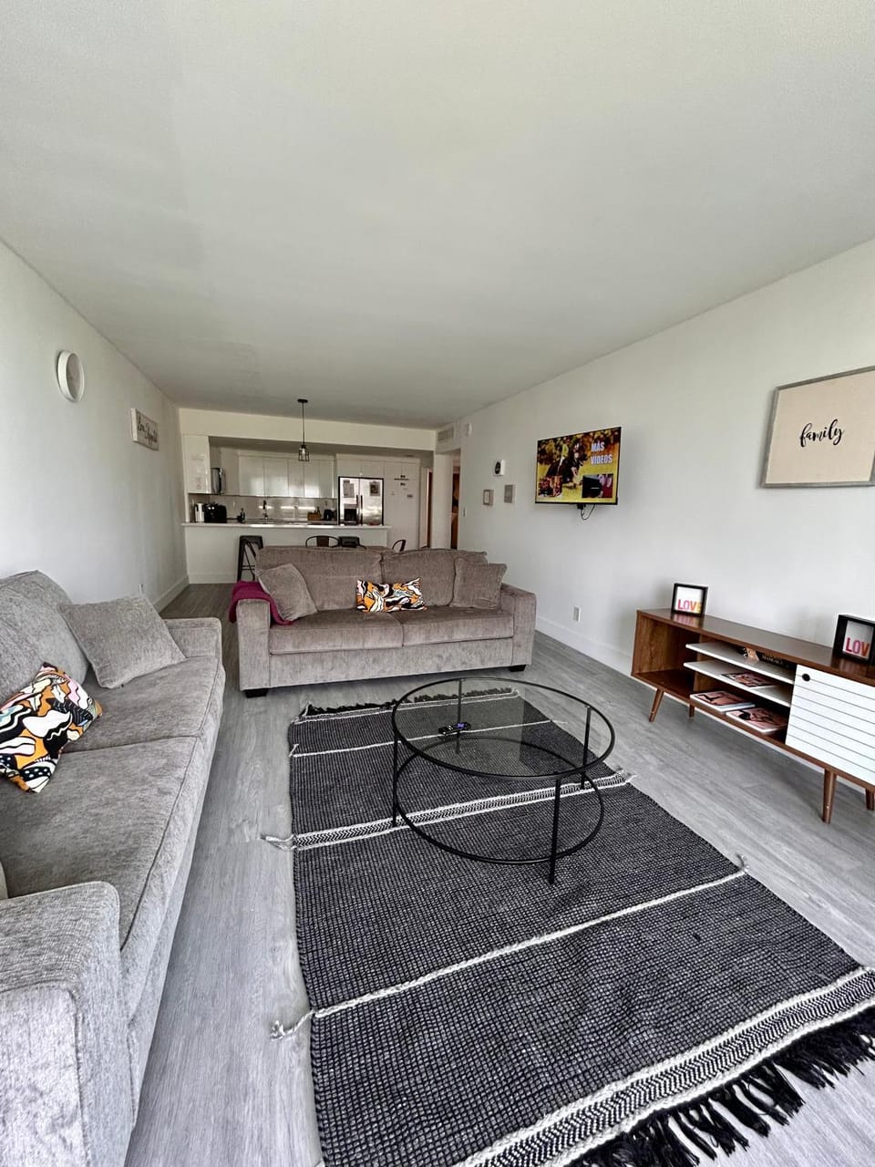 Living room, Dining area
