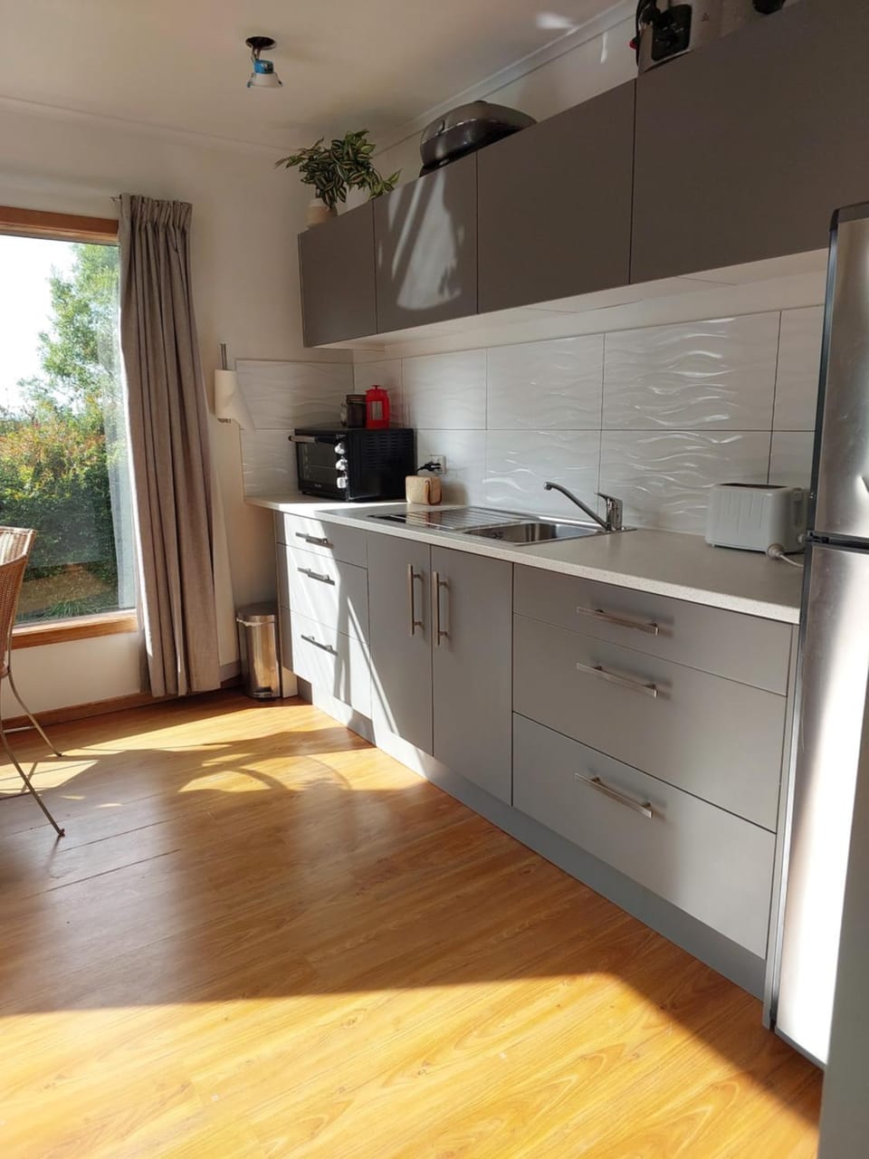 Kitchen or kitchenette, oven, pet friendly, stove