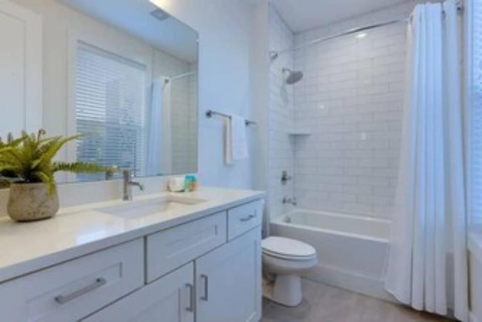Shower, Toilet, Bathroom, Bath, towels